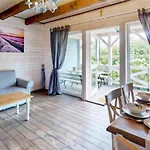 Semesterbostad Stunning In With Heated Swimming Pool *
