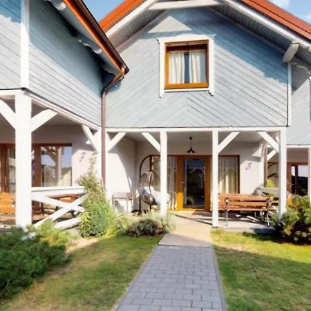 In With Heated Swimming Pool * Karwia